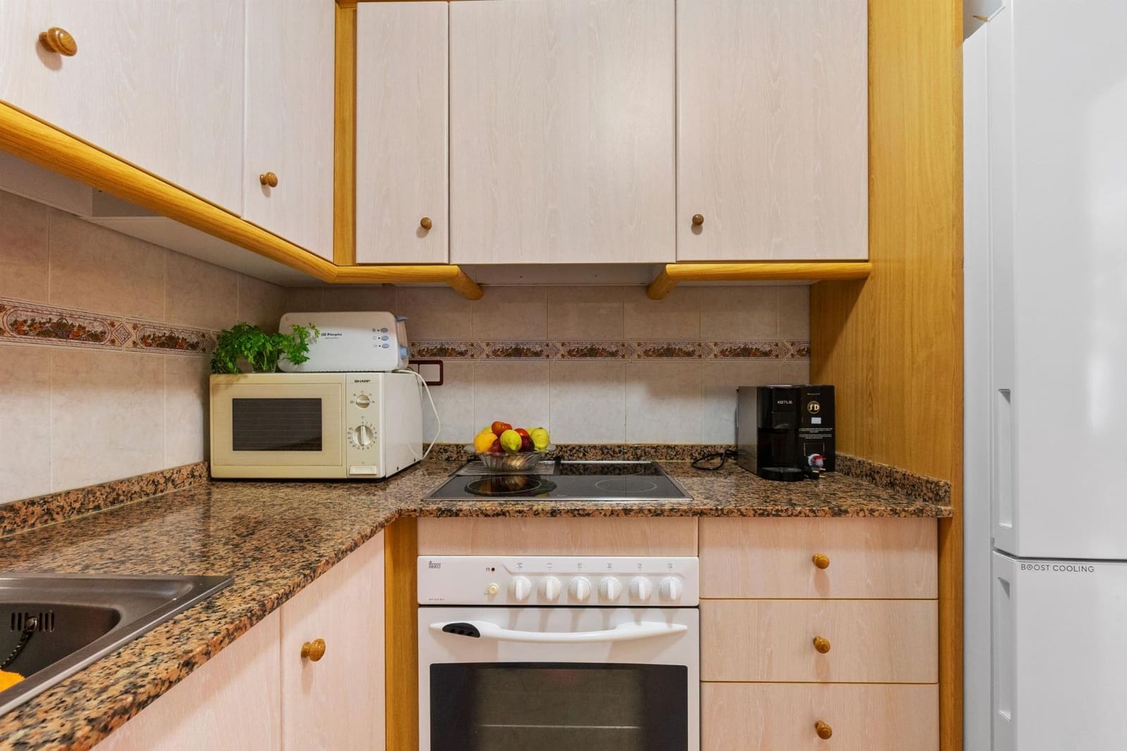 Apartamento de 2 habitaciones en Torrevieja en venta - 125.900 € (Ref: 8601023)