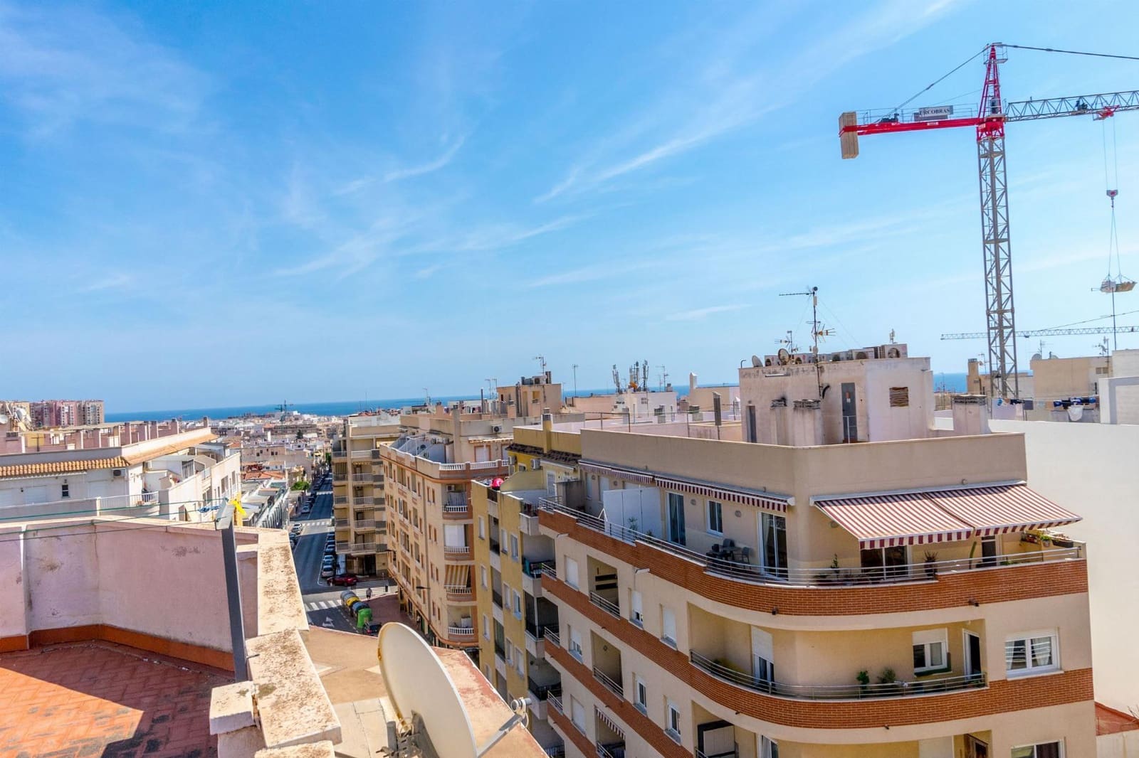 Apartamento de 2 habitaciones en Torrevieja en venta - 125.900 € (Ref: 8601023)