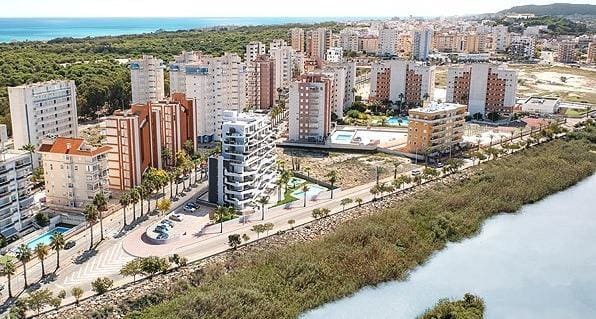 2 quarto Penthouse para venda em Puerto Deportivo, Guardamar del Segura com piscina - 449 000 € (Ref: 8610058)