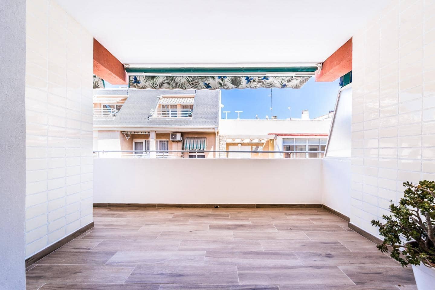 3 soverom Leilighet til salgs i Torrevieja - € 215 000 (Ref: 8635834)
