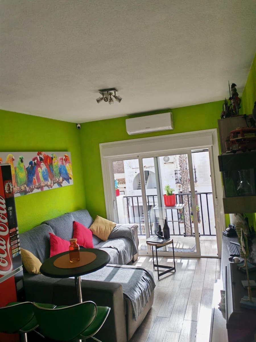 1 sypialnia Apartament na sprzedaż w Torrevieja z basenem - 93 000 € (Ref: 8697354)