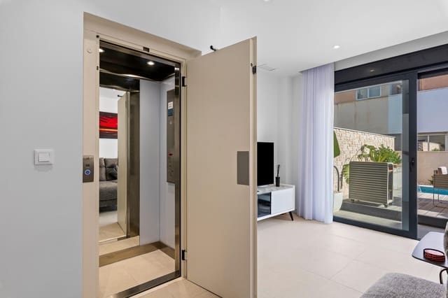 4 chambre Villa/Maison à vendre à Los Secanos, Guardamar del Segura avec piscine - 507 050 € (Ref: 8697381)