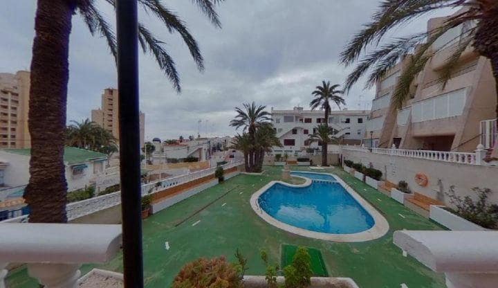 2 chambre Penthouse à vendre à Torrevieja avec piscine - 240 000 € (Ref: 8742683)