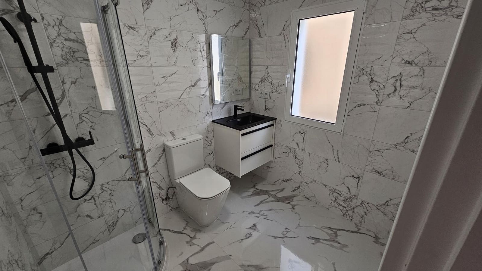 2 chambre Penthouse à vendre à Torrevieja avec piscine - 240 000 € (Ref: 8742683)