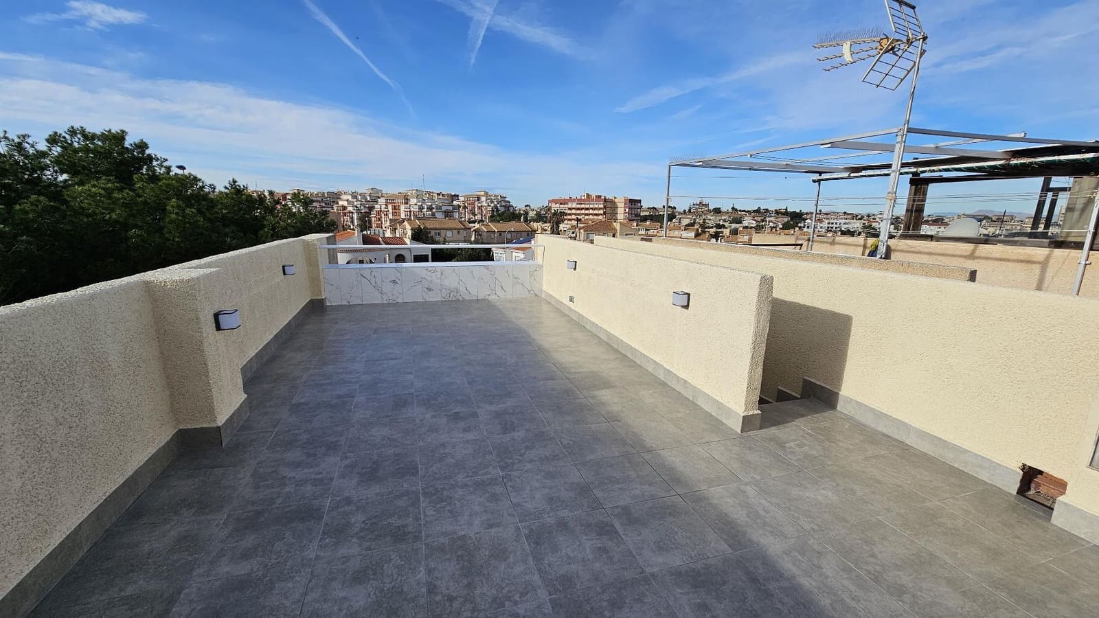2 chambre Penthouse à vendre à Torrevieja avec piscine - 240 000 € (Ref: 8742683)