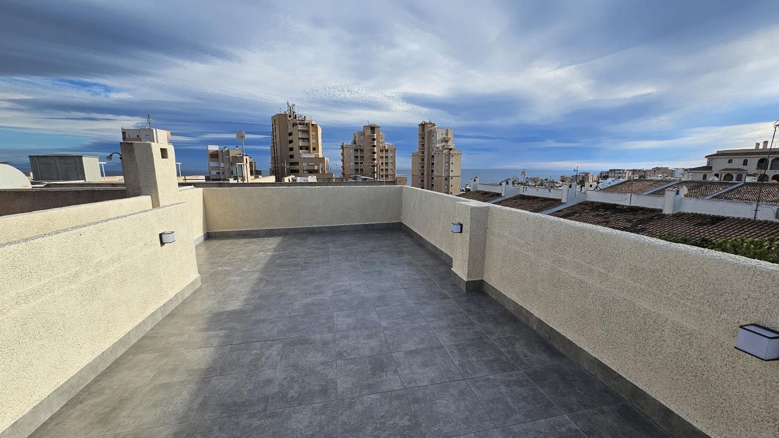 2 chambre Penthouse à vendre à Torrevieja avec piscine - 240 000 € (Ref: 8742683)