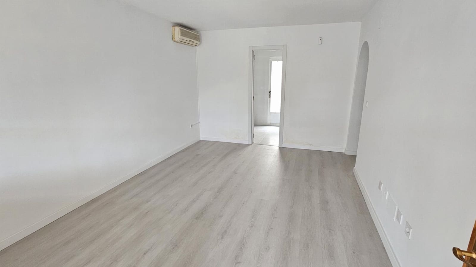 2 makuuhuone Bungalow myytävänä paikassa Torrevieja mukana uima-altaan - 125 000 € (Ref: 8742693)