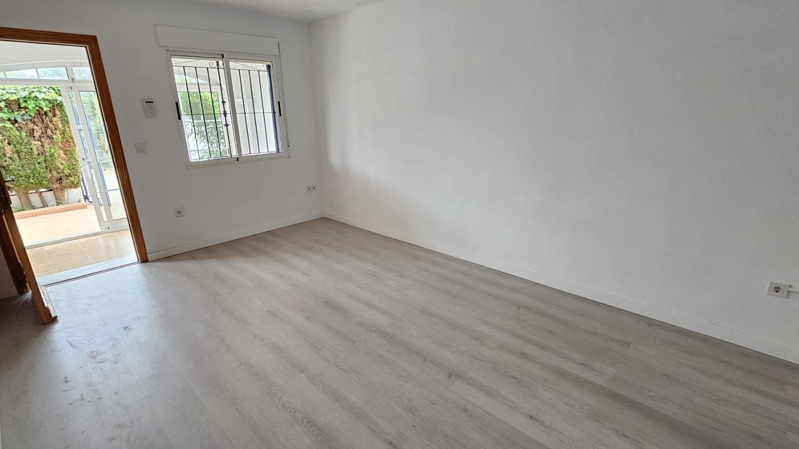 2 makuuhuone Bungalow myytävänä paikassa Torrevieja mukana uima-altaan - 125 000 € (Ref: 8742693)