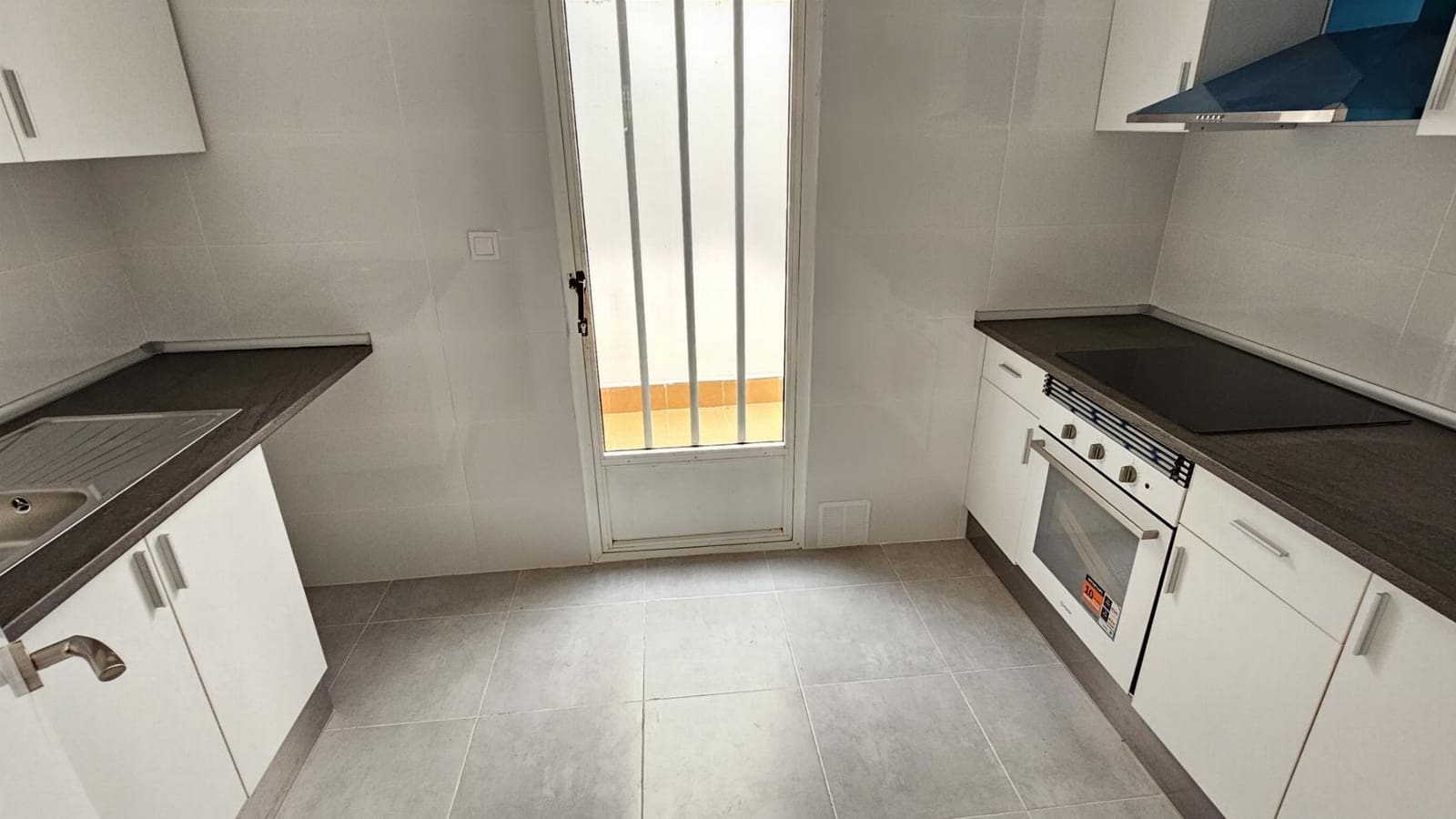 2 makuuhuone Bungalow myytävänä paikassa Torrevieja mukana uima-altaan - 125 000 € (Ref: 8742693)