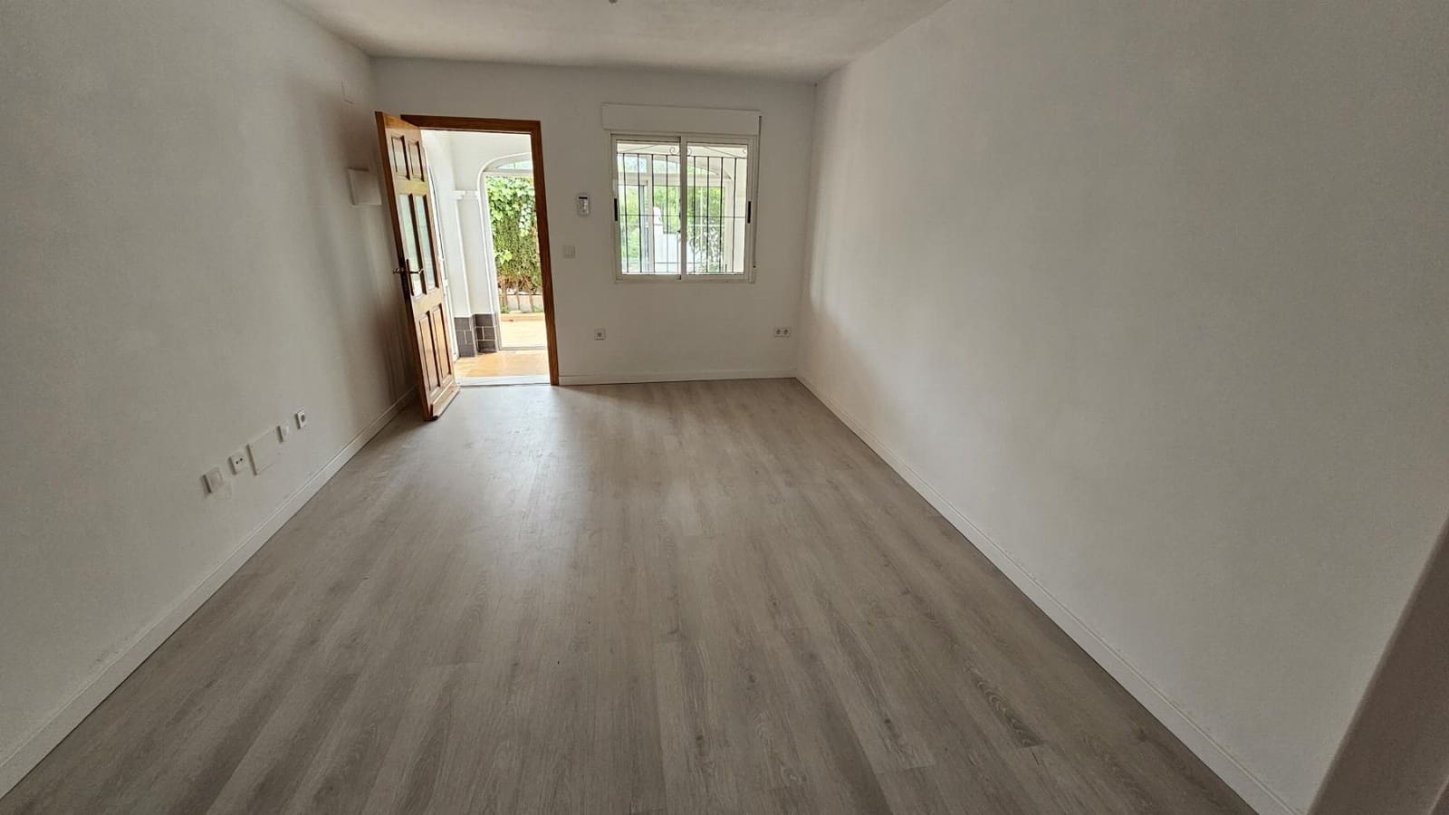 2 makuuhuone Bungalow myytävänä paikassa Torrevieja mukana uima-altaan - 125 000 € (Ref: 8742693)