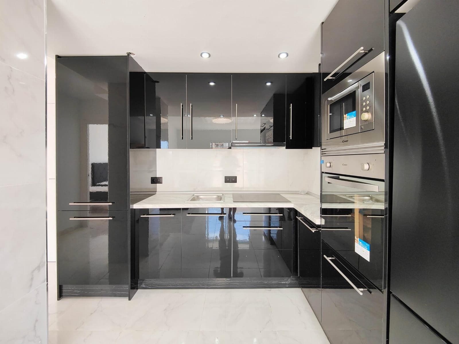 2 soveværelse Lejlighed til salg i Punta Prima med swimmingpool - € 189.000 (Ref: 8848703)