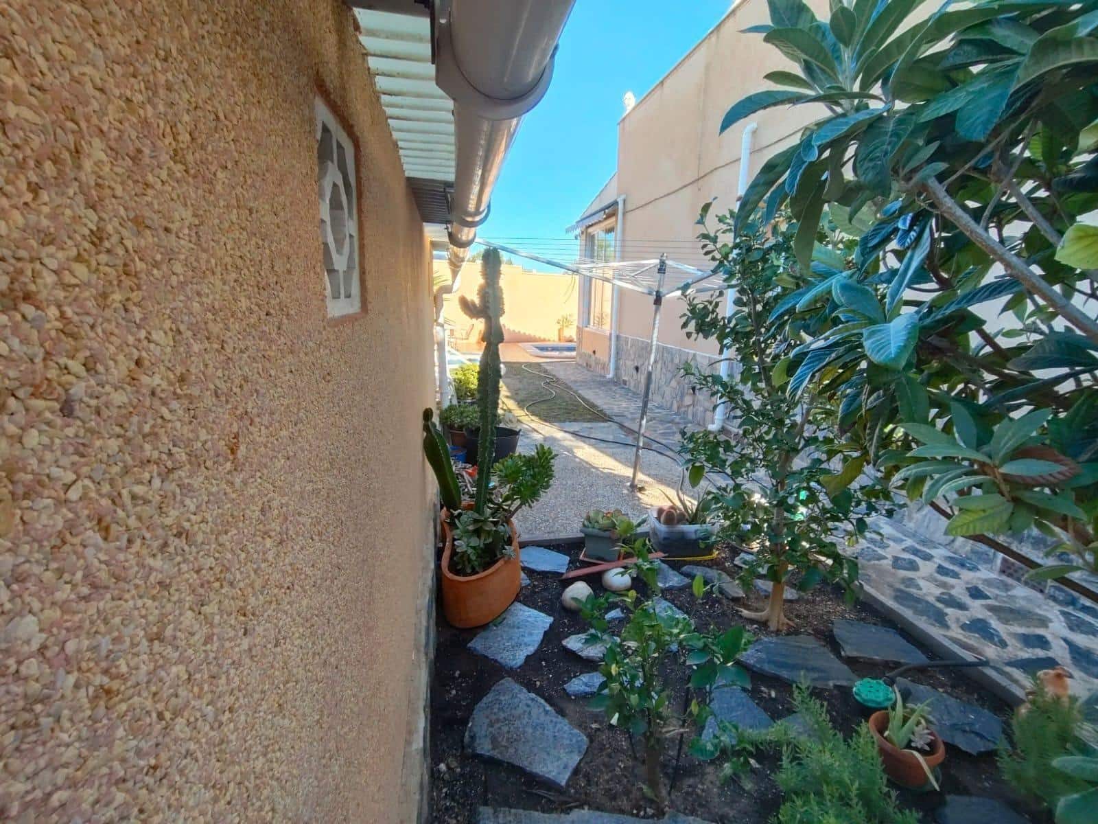 3 bedroom Villa for sale in Orihuela Costa with pool - € 234,999 (Ref: 8873792)