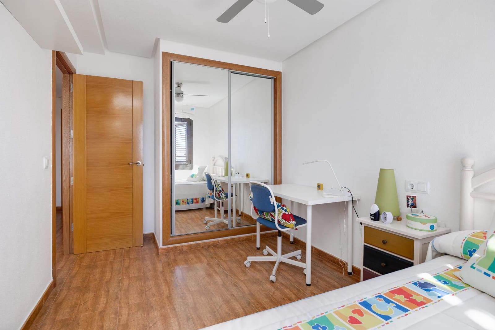 Apartamento de 3 habitaciones en Torrevieja en venta con piscina garaje - 379.990 € (Ref: 8891937)