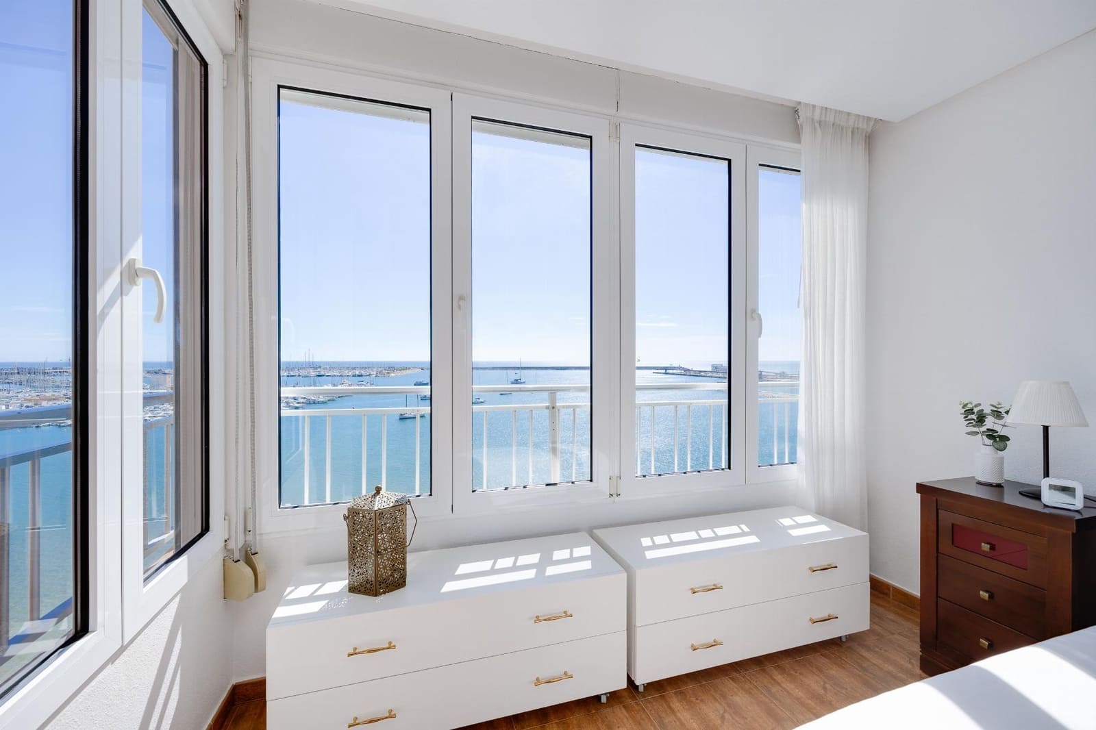 Apartamento de 3 habitaciones en Torrevieja en venta con piscina garaje - 379.990 € (Ref: 8891937)