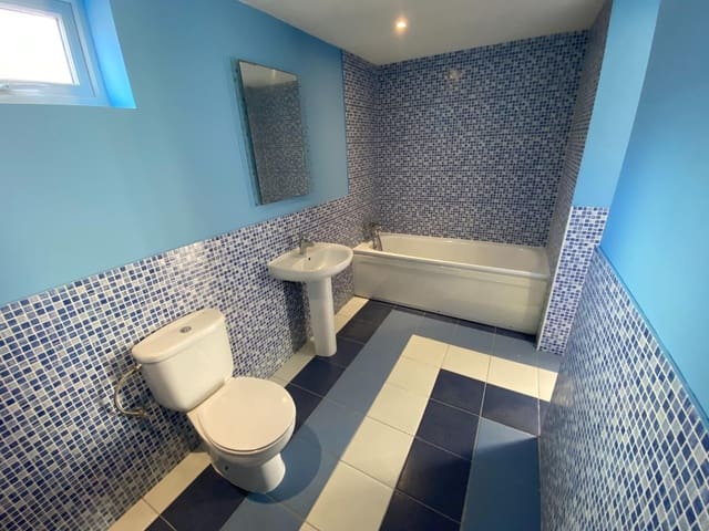 5 soveværelse Villa til salg i La Zenia, Orihuela med swimmingpool - € 365.000 (Ref: 8891939)