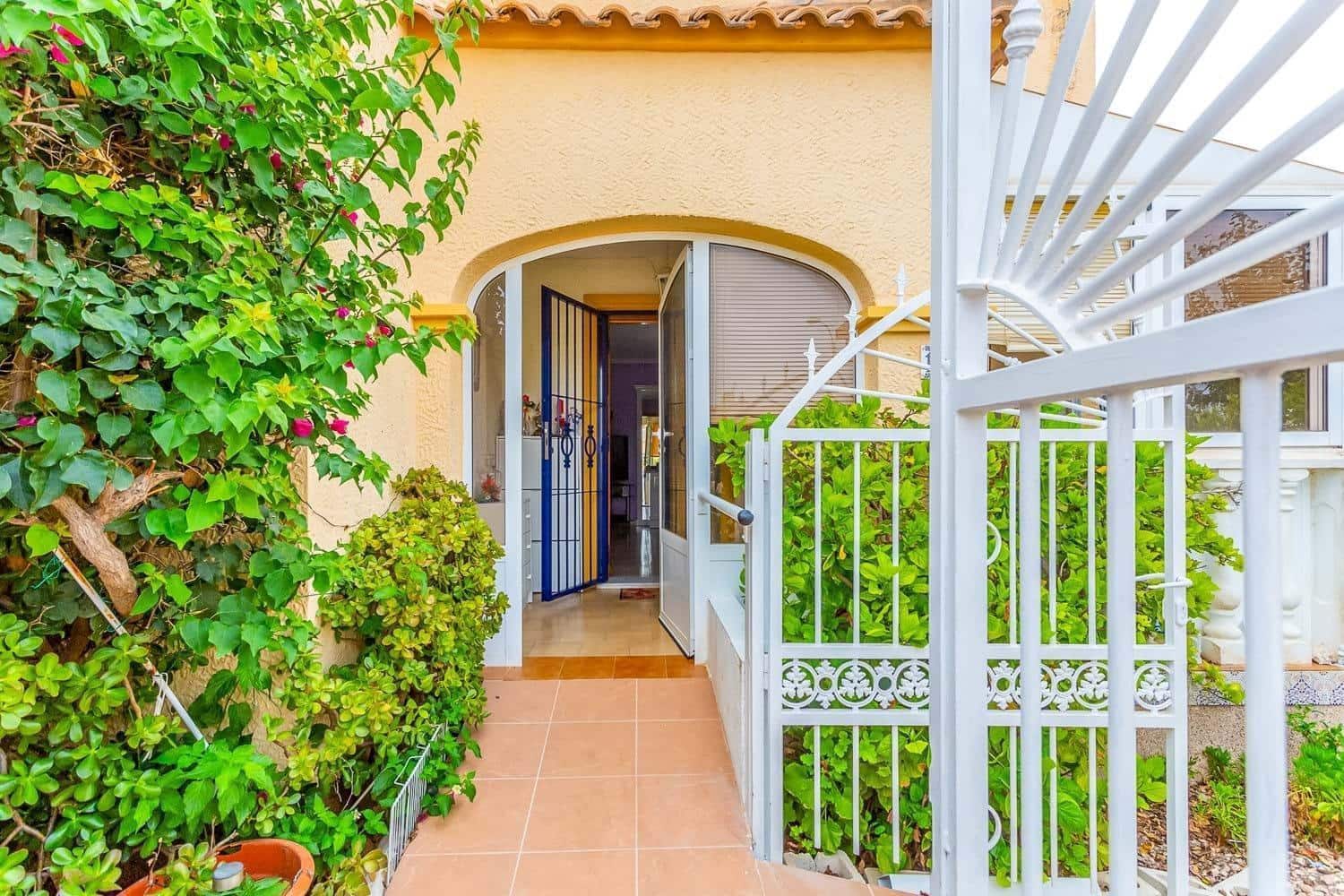 3 soveværelse Villa til salg i Orihuela Costa med swimmingpool - € 299.000 (Ref: 8891944)