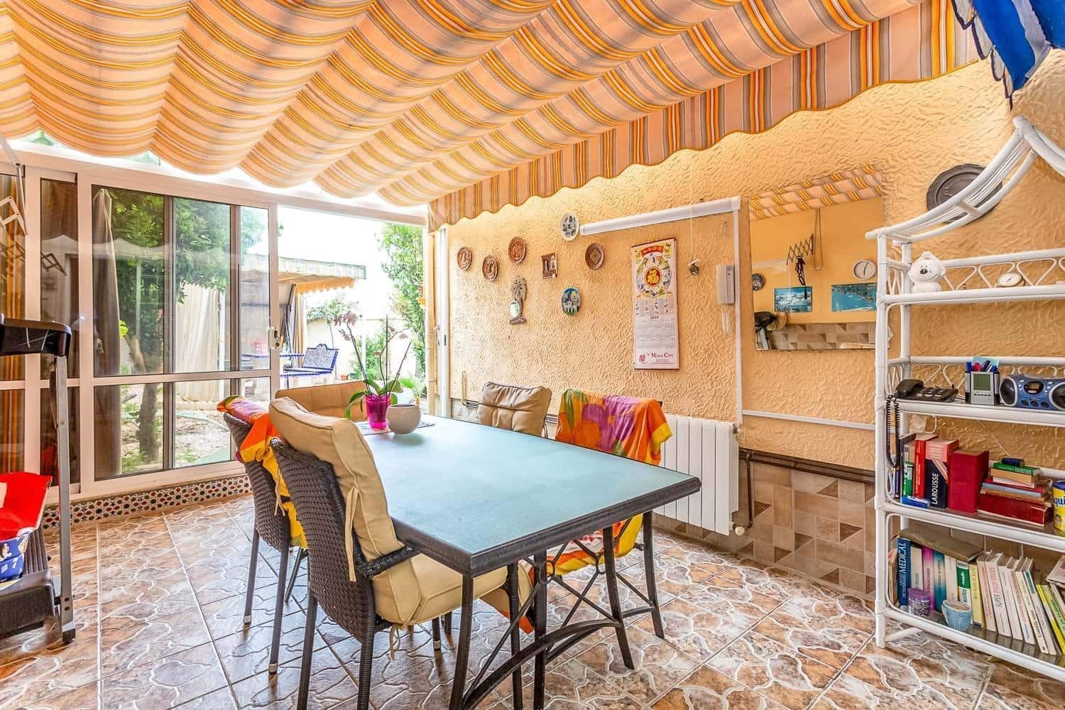 3 soveværelse Villa til salg i Orihuela Costa med swimmingpool - € 299.000 (Ref: 8891944)