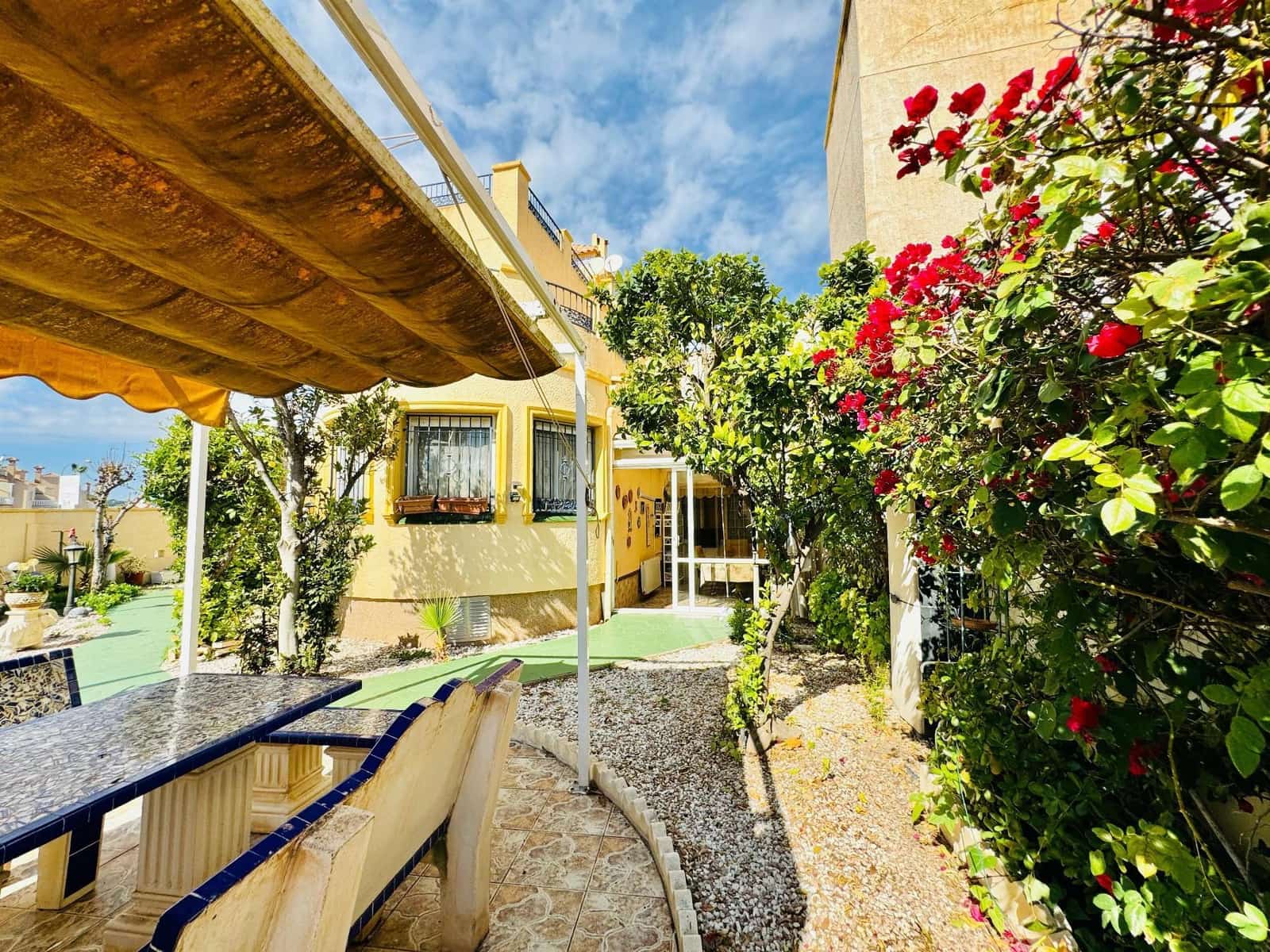 3 soveværelse Villa til salg i Orihuela Costa med swimmingpool - € 299.000 (Ref: 8891944)