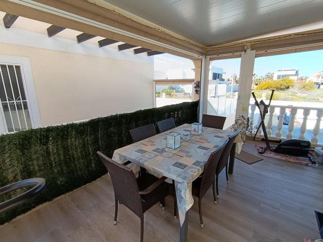 4 bedroom Villa for sale in Orihuela Costa with pool - € 289,000 (Ref: 8925360)