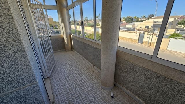 Bungalow de 2 habitaciones en La Siesta, Torrevieja en venta - 99.000 € (Ref: 8949854)