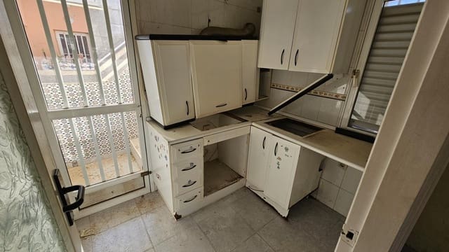 Bungalow de 2 habitaciones en La Siesta, Torrevieja en venta - 99.000 € (Ref: 8949854)