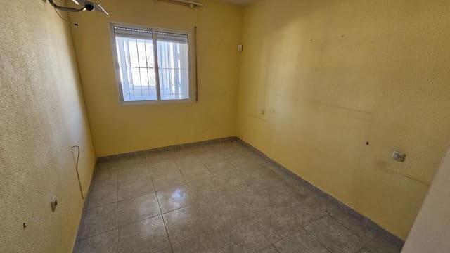 Bungalow de 2 habitaciones en La Siesta, Torrevieja en venta - 99.000 € (Ref: 8949854)