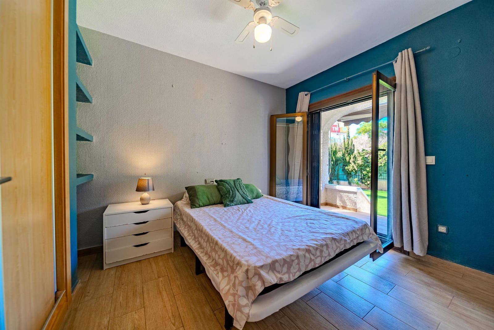 3 sypialnia Willa na sprzedaż w Playa Flamenca z basenem garażem - 483 969 € (Ref: 8983673)