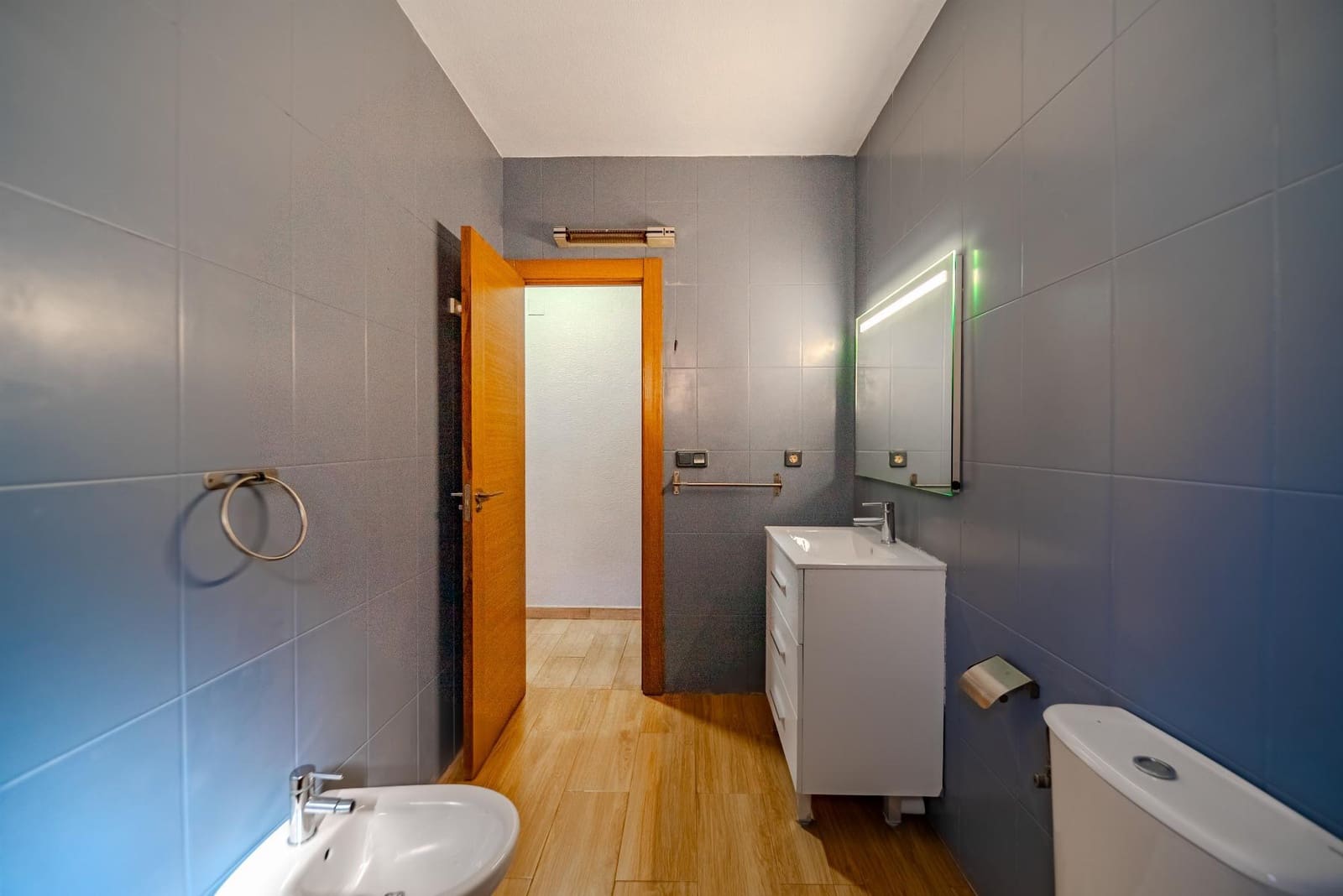 3 sypialnia Willa na sprzedaż w Playa Flamenca z basenem garażem - 483 969 € (Ref: 8983673)