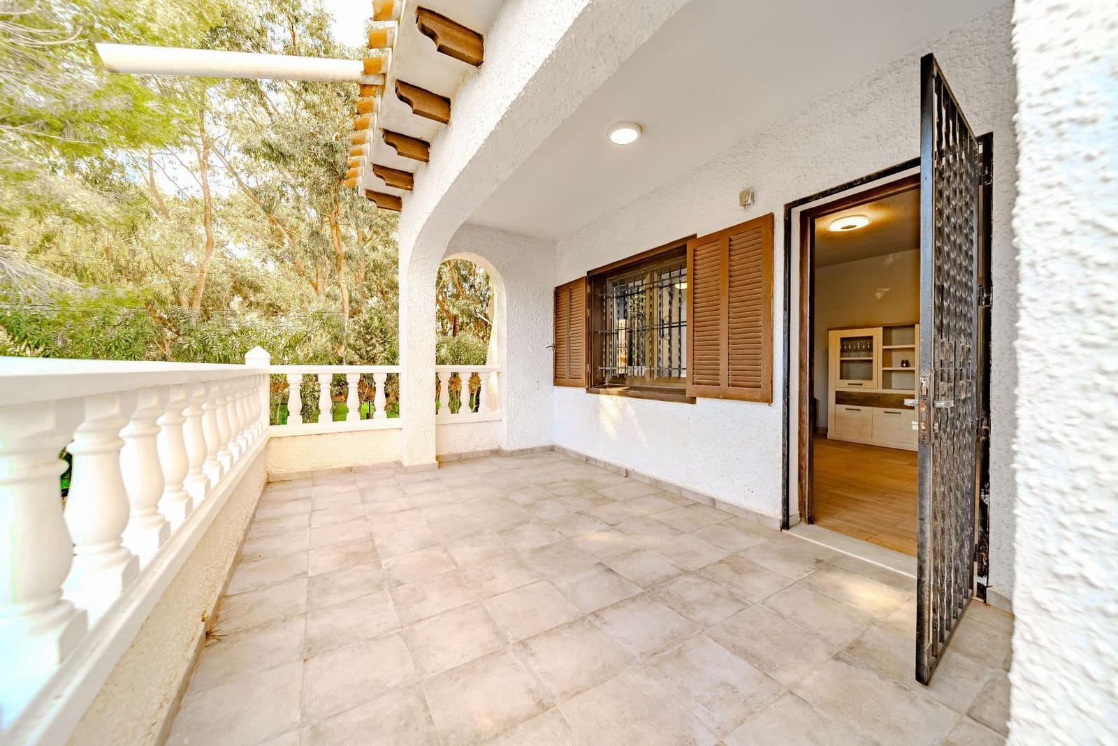 3 sypialnia Willa na sprzedaż w Playa Flamenca z basenem garażem - 483 969 € (Ref: 8983673)