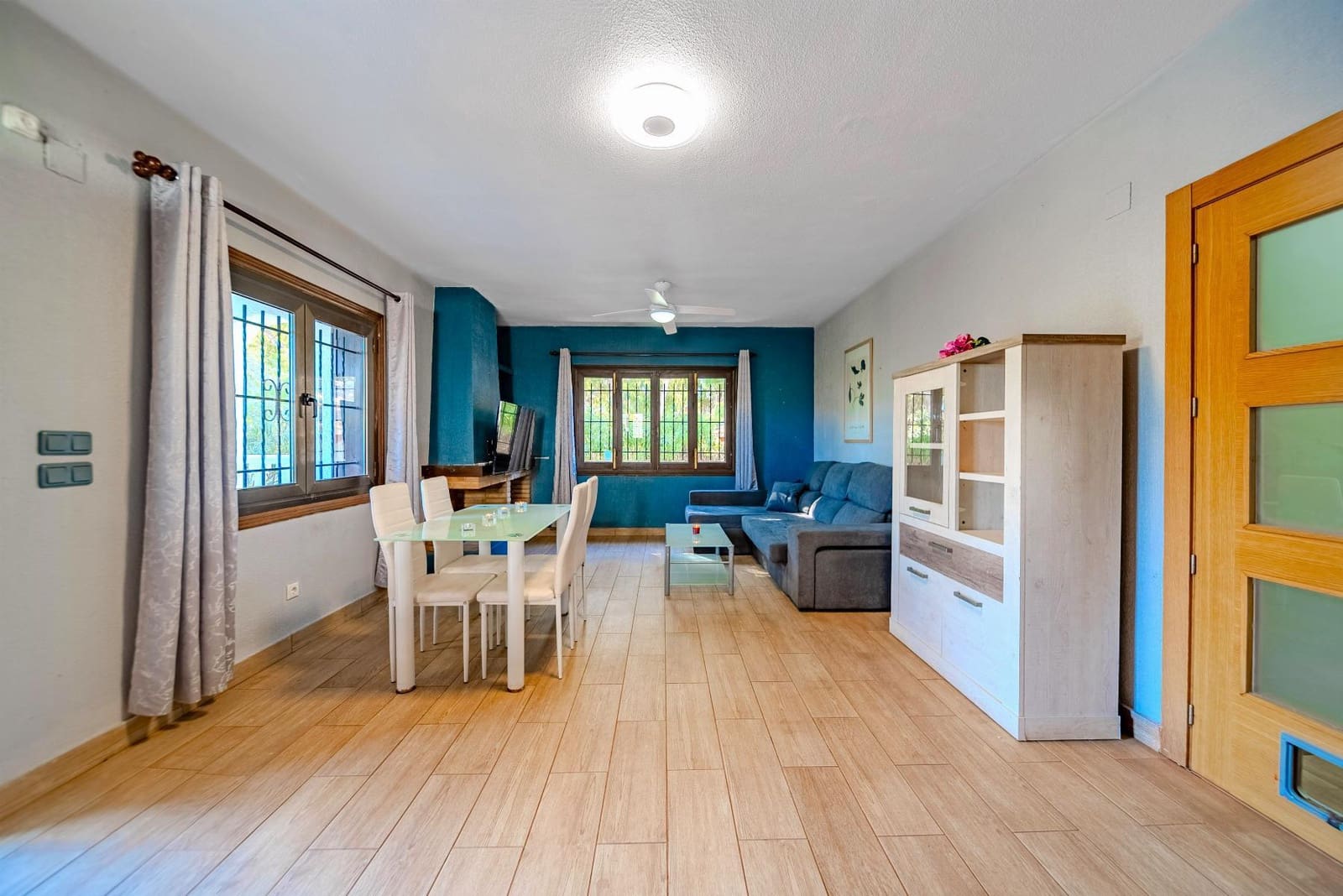 3 sypialnia Willa na sprzedaż w Playa Flamenca z basenem garażem - 483 969 € (Ref: 8983673)