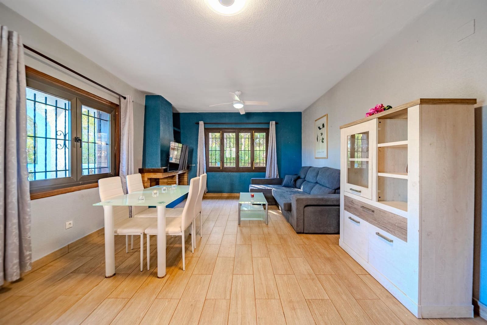 3 sypialnia Willa na sprzedaż w Playa Flamenca z basenem garażem - 483 969 € (Ref: 8983673)