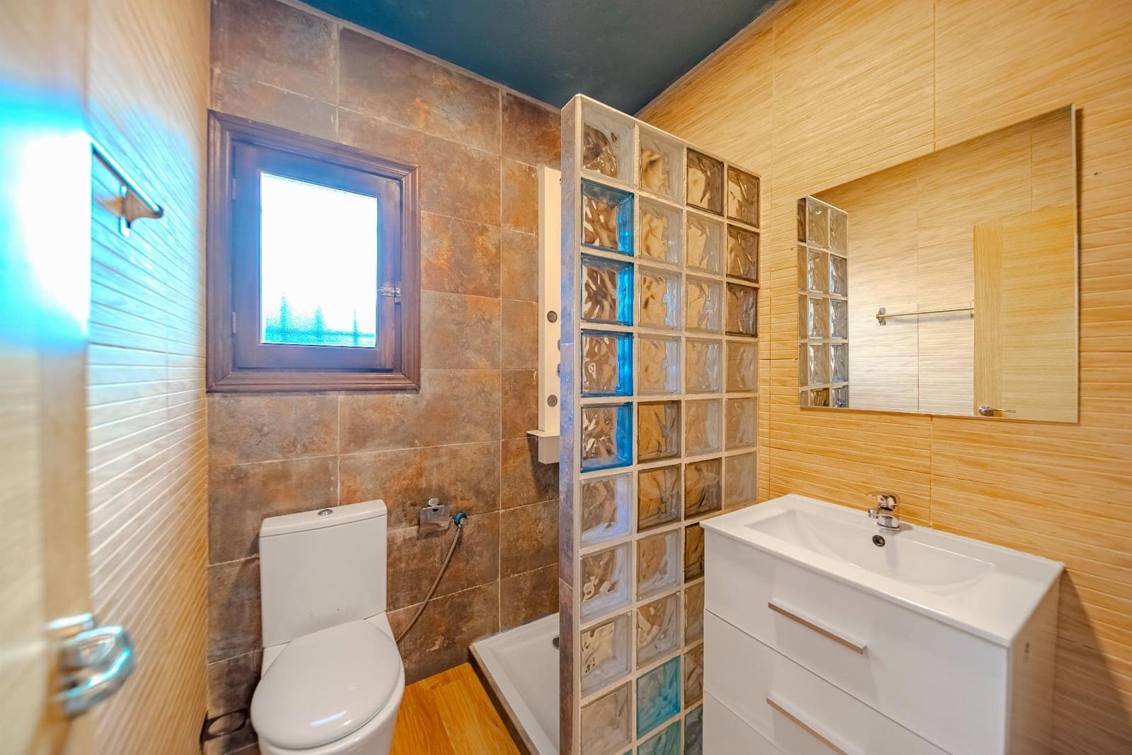 3 sypialnia Willa na sprzedaż w Playa Flamenca z basenem garażem - 483 969 € (Ref: 8983673)