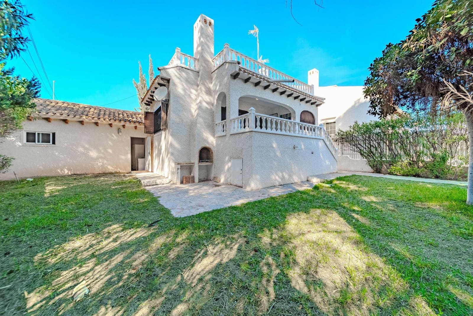 3 sypialnia Willa na sprzedaż w Playa Flamenca z basenem garażem - 483 969 € (Ref: 8983673)