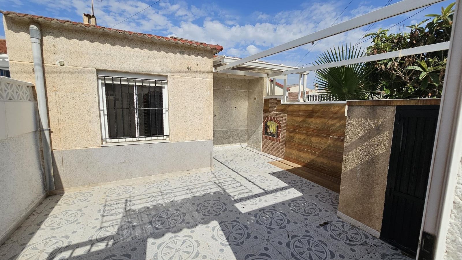 2 bedroom Bungalow for sale in Torrevieja - € 99,000 (Ref: 9075645)