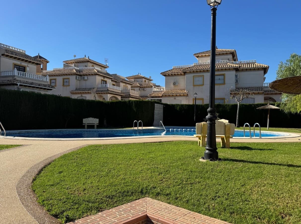 2 chambre Appartement à vendre à Orihuela Costa avec piscine - 235 000 € (Ref: 9138769)