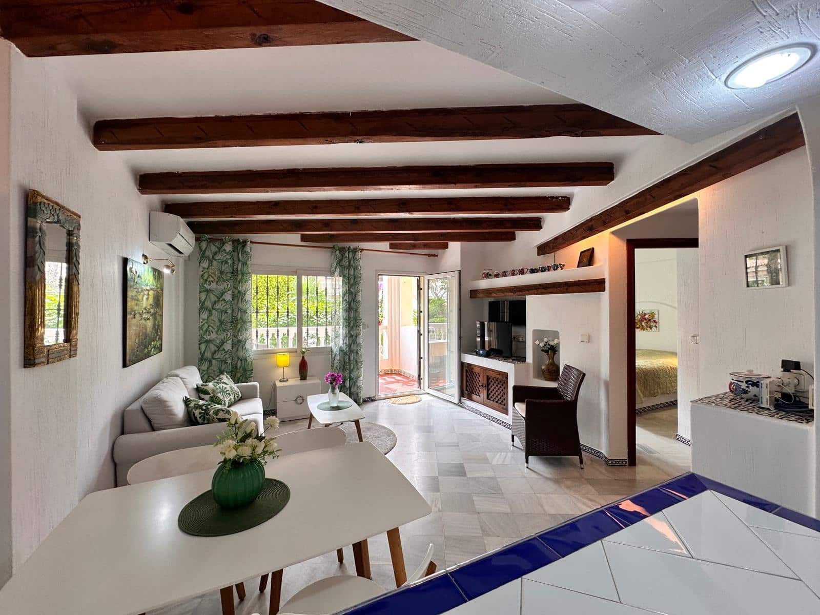 2 soveværelse Lejlighed til salg i Torrevieja med swimmingpool - € 209.000 (Ref: 9138777)