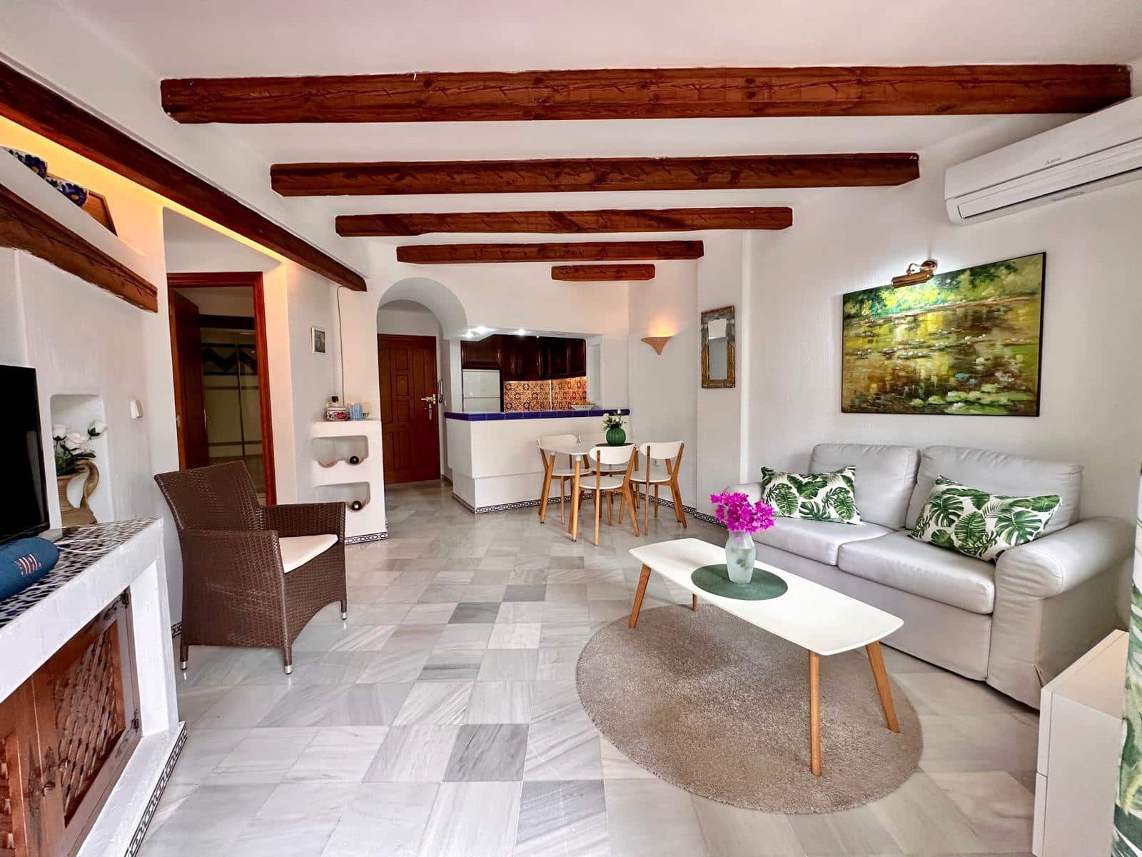 2 soveværelse Lejlighed til salg i Torrevieja med swimmingpool - € 209.000 (Ref: 9138777)