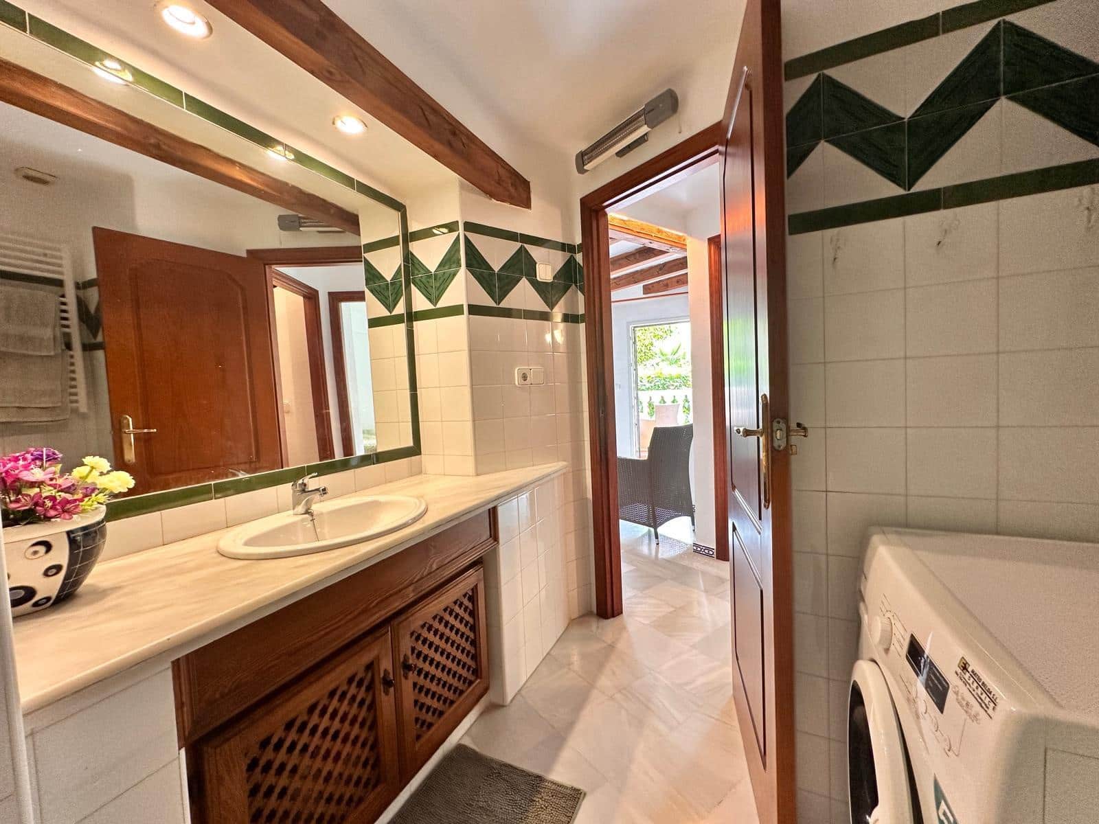 2 soveværelse Lejlighed til salg i Torrevieja med swimmingpool - € 209.000 (Ref: 9138777)