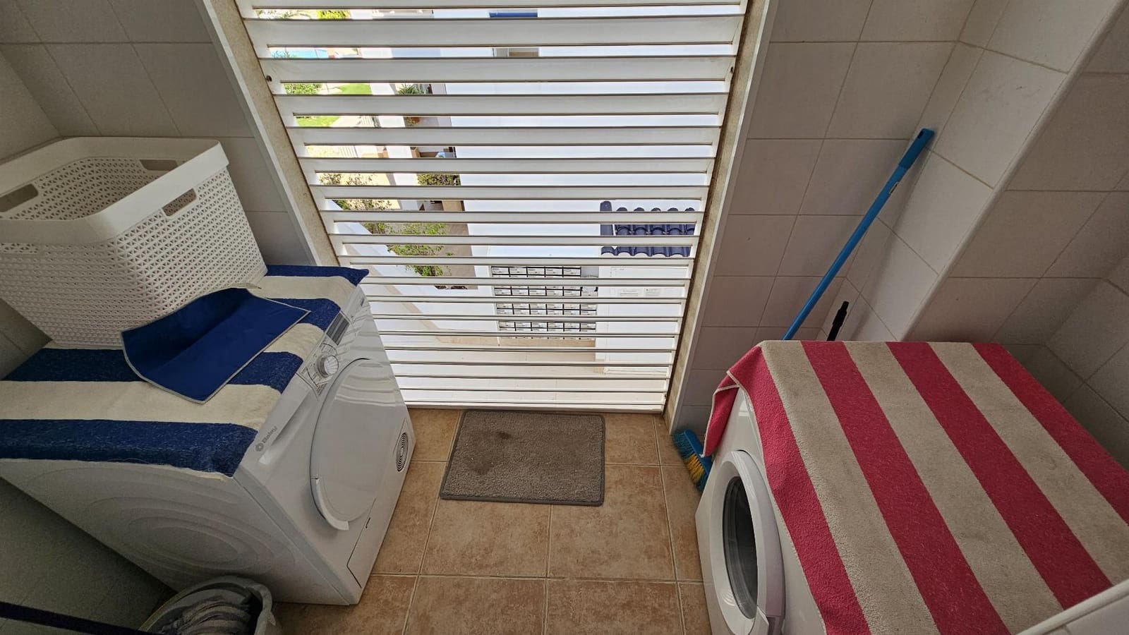 2 soverom Leilighet til salgs i La Veleta med svømmebasseng garasje - € 197 000 (Ref: 9138780)