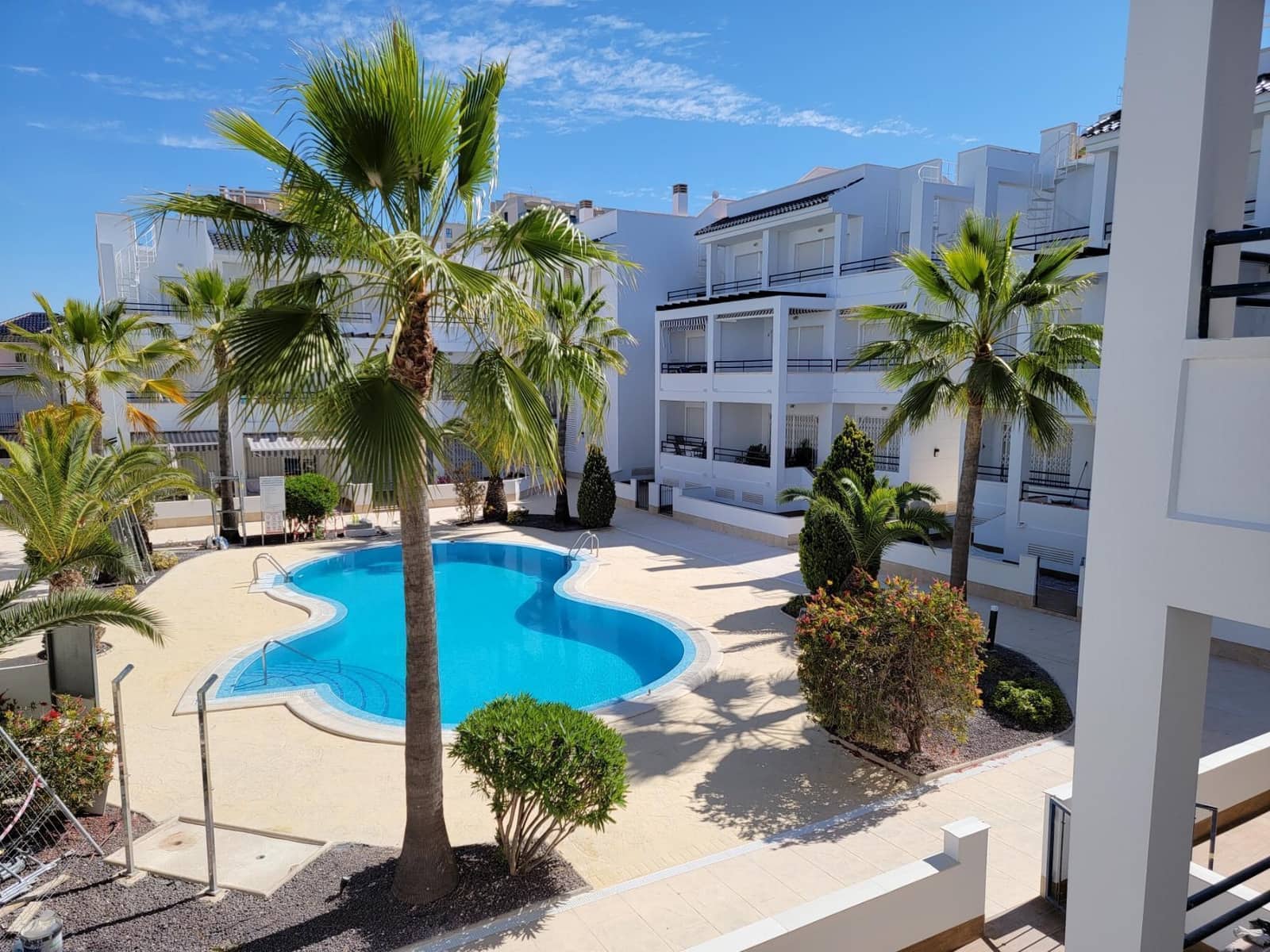 2 soverom Leilighet til salgs i La Veleta med svømmebasseng garasje - € 197 000 (Ref: 9138780)