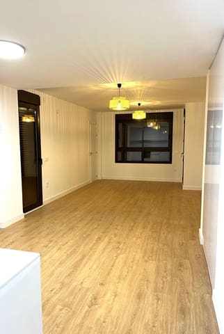 Apartamento de 2 habitaciones en Villamartin, Orihuela en venta con piscina garaje - 339.900 € (Ref: 9172460)