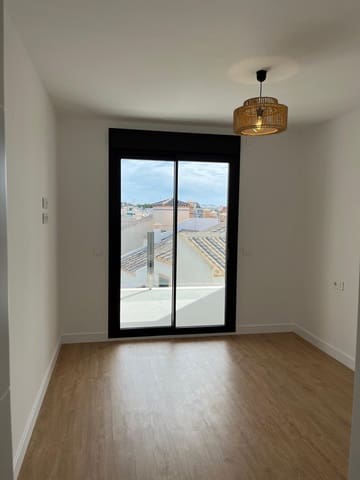 Apartamento de 2 habitaciones en Villamartin, Orihuela en venta con piscina garaje - 339.900 € (Ref: 9172460)