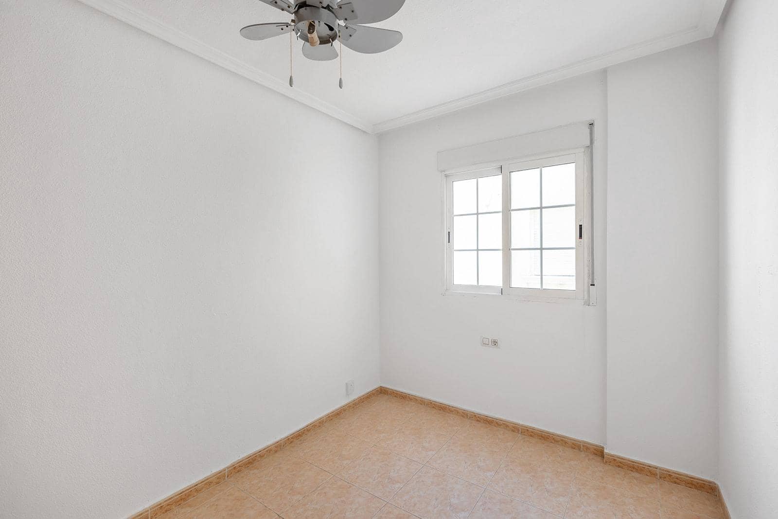 2 slaapkamer Appartement te koop in Torrevieja - € 127.260 (Ref: 9239306)