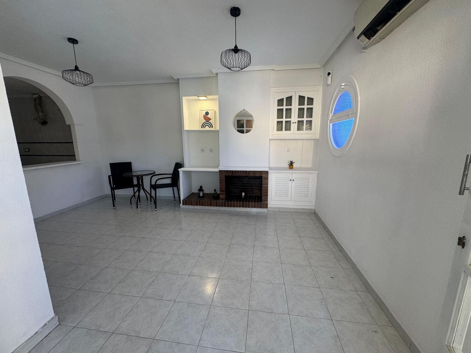 2 makuuhuone Bungalow myytävänä paikassa Orihuela Costa mukana uima-altaan - 156 000 € (Ref: 9254398)