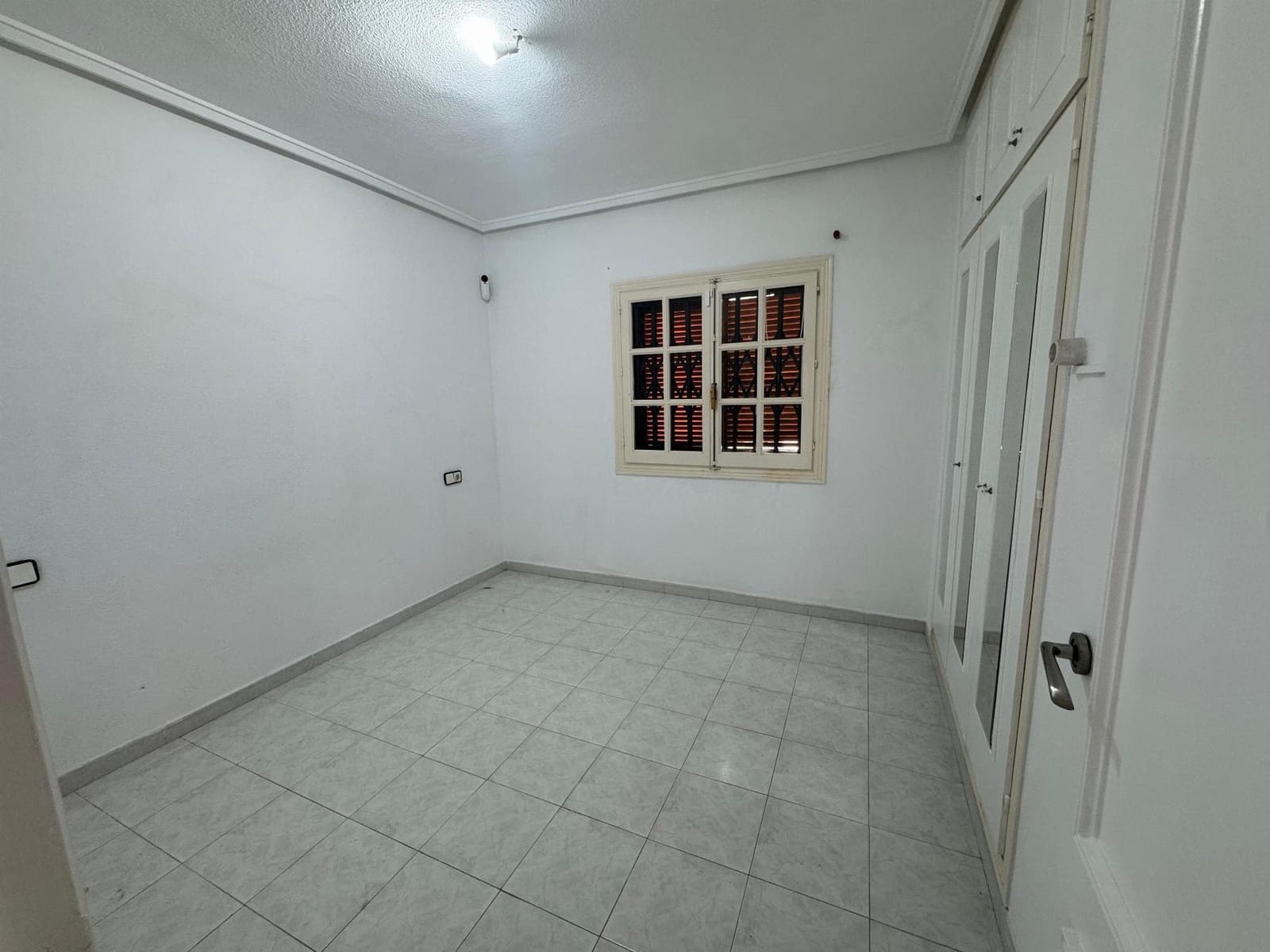 2 makuuhuone Bungalow myytävänä paikassa Orihuela Costa mukana uima-altaan - 156 000 € (Ref: 9254398)