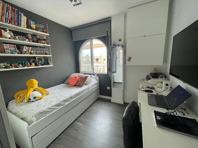 3 soveværelse Lejlighed til salg i Aguamarina, Orihuela med swimmingpool garage - € 365.000 (Ref: 9279739)