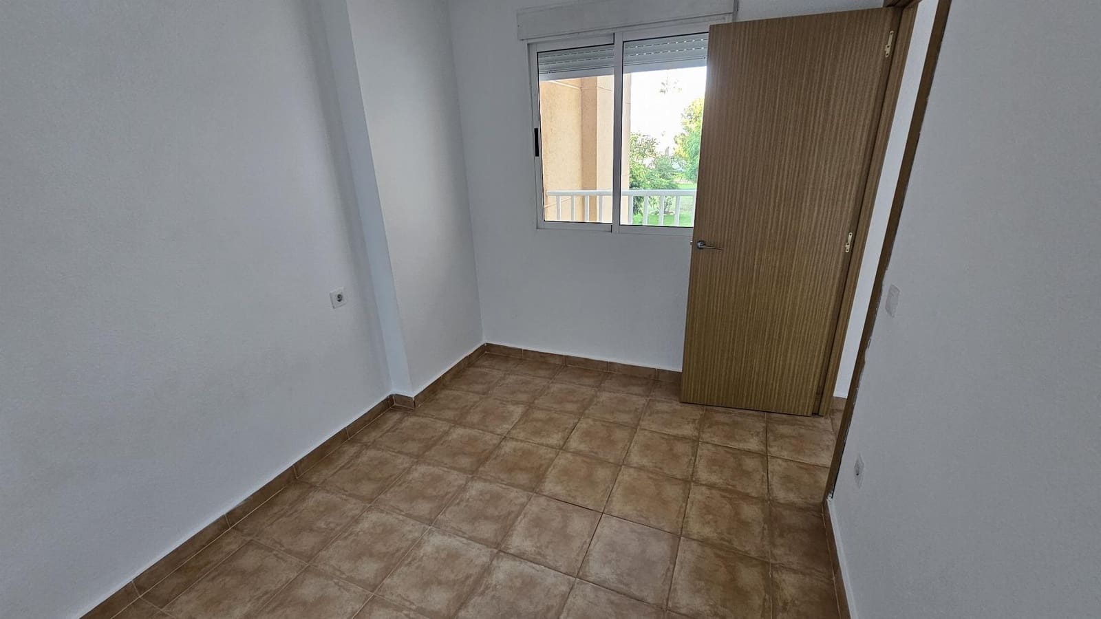 3 sypialnia Apartament na sprzedaż w Torrevieja z basenem - 145 000 € (Ref: 9293931)