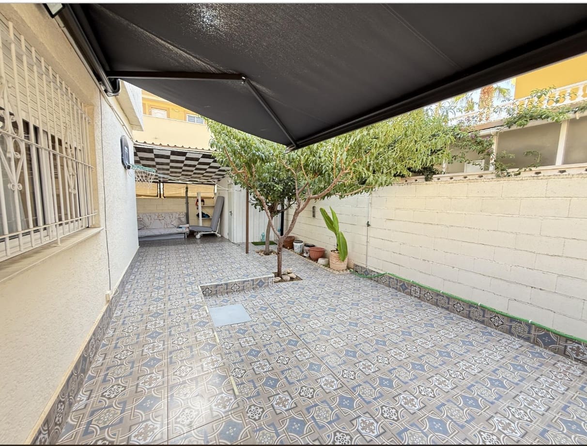 2 makuuhuone Huvila myytävänä paikassa Orihuela Costa mukana uima-altaan - 158 000 € (Ref: 9307240)