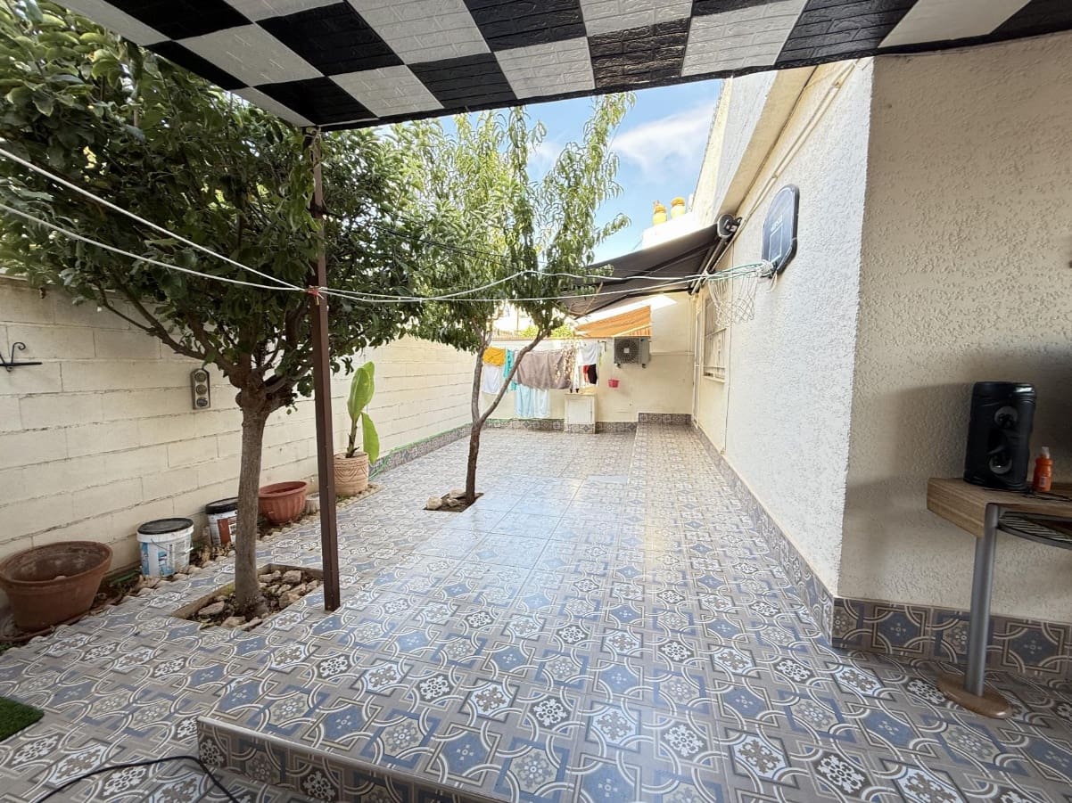 2 makuuhuone Huvila myytävänä paikassa Orihuela Costa mukana uima-altaan - 158 000 € (Ref: 9307240)