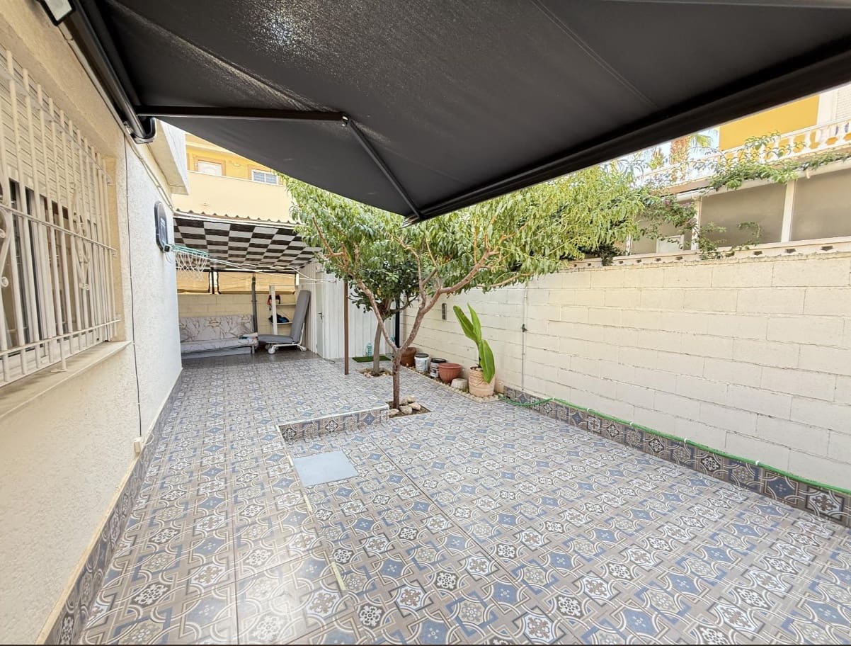 2 makuuhuone Huvila myytävänä paikassa Orihuela Costa mukana uima-altaan - 158 000 € (Ref: 9307240)